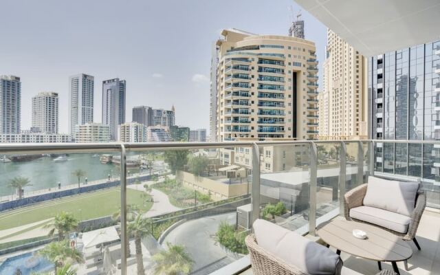 Modern En-suite Flat w/ Dubai Marina View!
