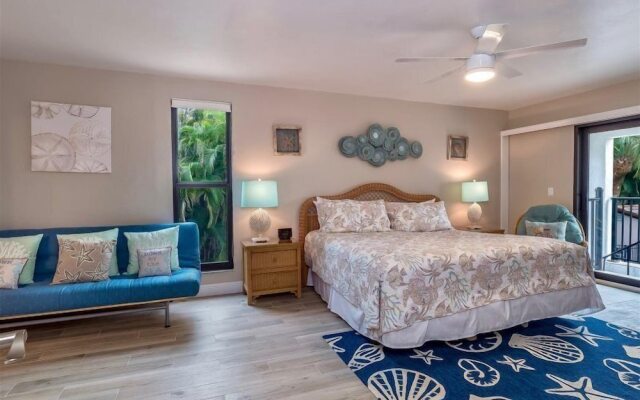 Shorewood Condos by Dream Vacation Rentals