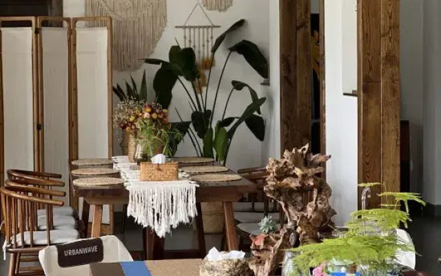 Log, Shanshe Boutique B & B