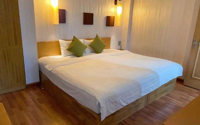 Hanoi Central Park Hotel – Guest Rooms – Hanoi