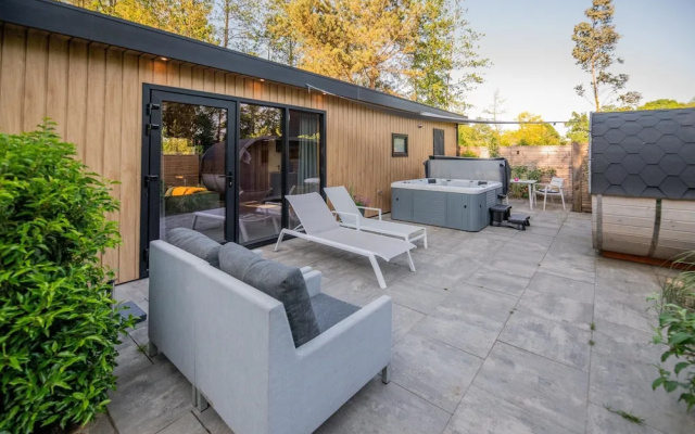 Luxury Wellness Lodge for a Couple