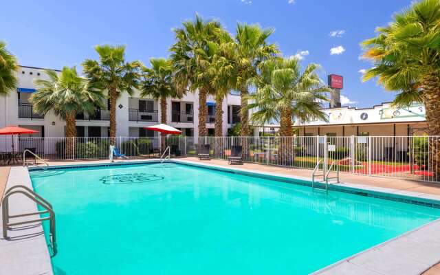 Ramada by Wyndham Kingman