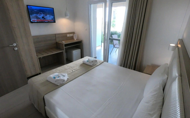 Finikas Garden Beach Resort Nikiti