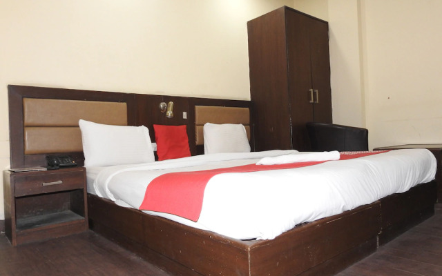 Hotel Dee Continental