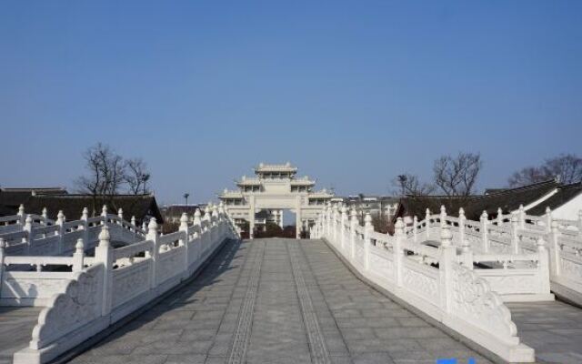 Kaiyuan Yiju Holiday Manor (Haining Yanguan Guanchao Resort Park)