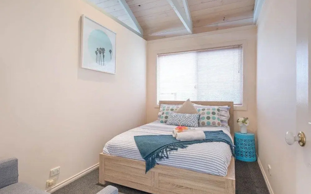 Pelican Lake Holiday House