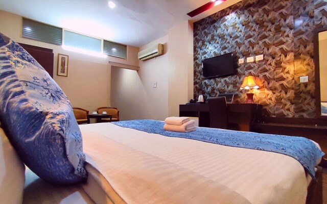 Park Square by ShriGo Hotels