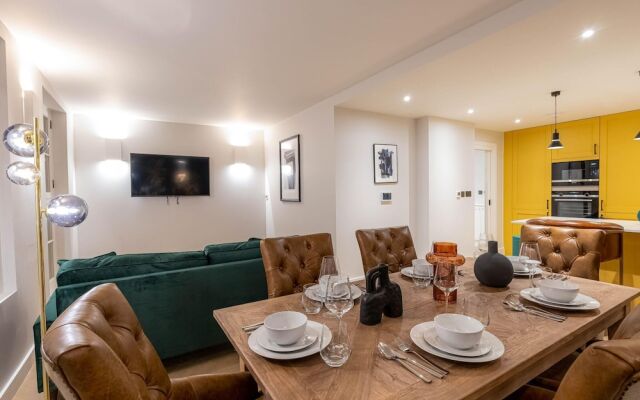 Three Bedroom Near Brick Lane by Belvilla