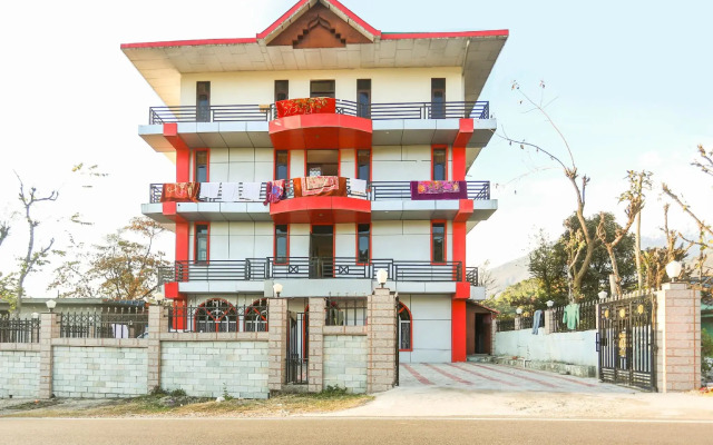 FabHotel The Aryan