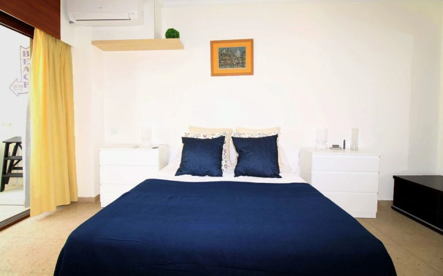 Apartamento con piscina y primera linea