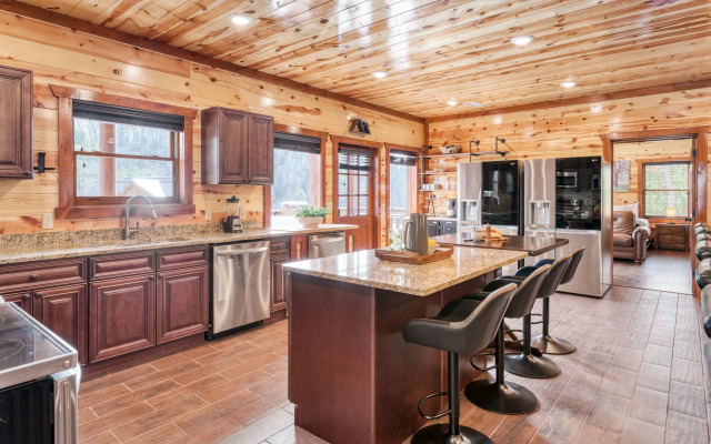 Boon by Avantstay 40-guest Luxe Smokies Retreat