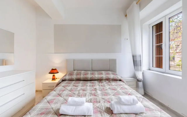 Elegant Apartment Comfort in Shkod r s Heart