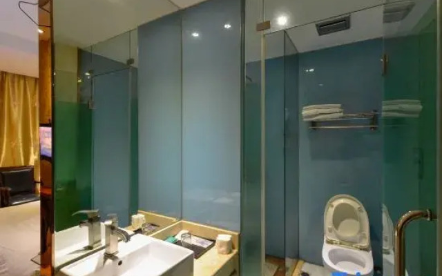 Huayi Hotel (Chonghe Store, Linhai Yintai City)