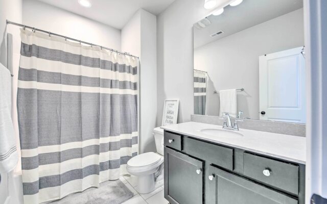 Modern Charlotte Home ~ 4 Mi to Downtown!