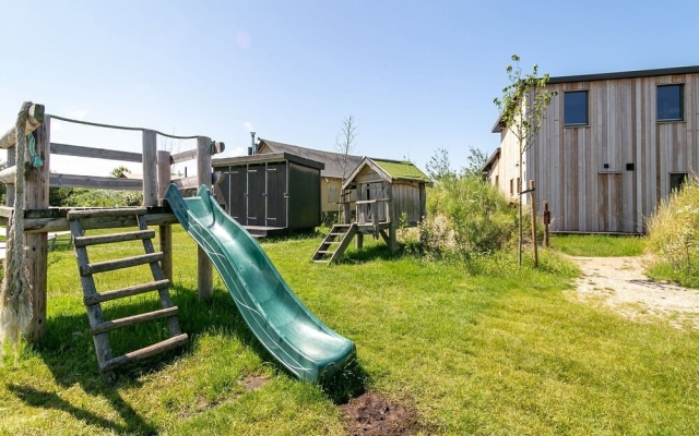 Quaint Bungalow in Callantsoog With Garden
