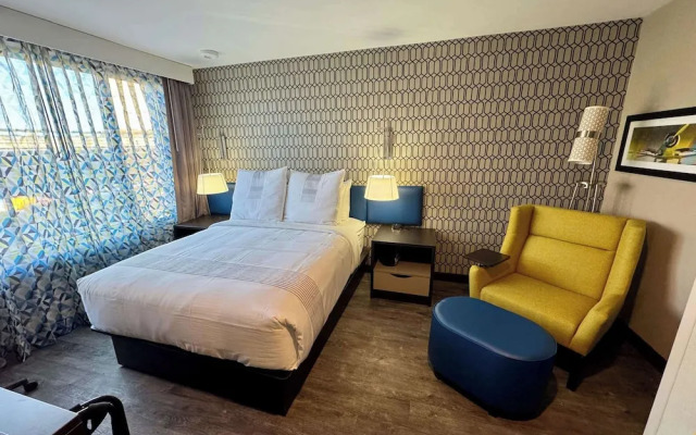 GLō Best Western Bronx NYC