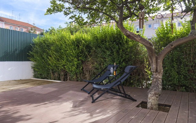 Garden House in Alvalade