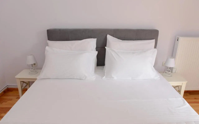 Grey Suite Filoxenia