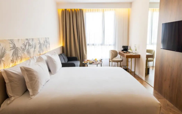 Diagonal Hotel