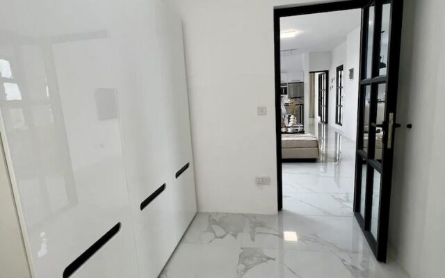 Captivating Brand New Apartment in Pereybere