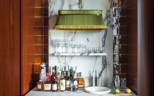 Brach Madrid - Evok Collection