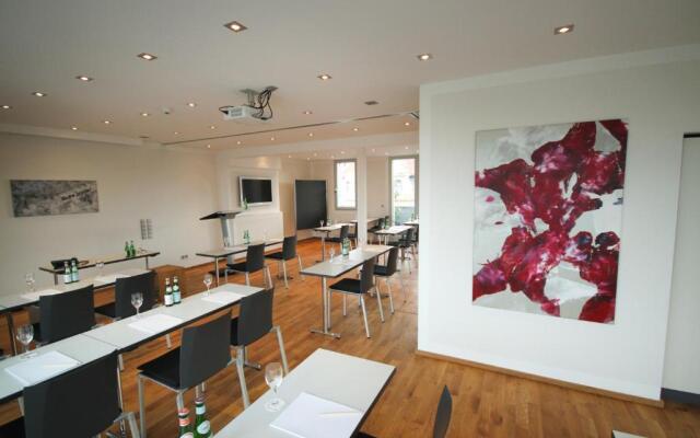 Qube Hotel Bergheim