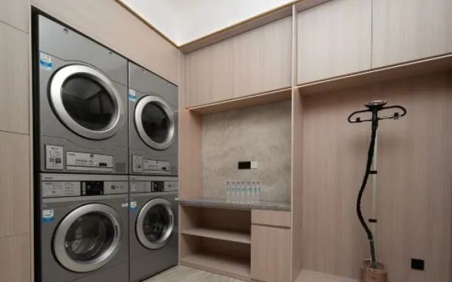 HanTing Hotel (Puyang Tiyuchang Lishan Road)