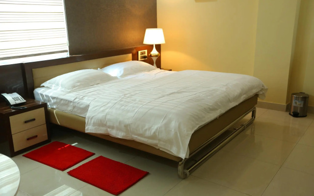 OYO 5381 Swaraj Sarovar