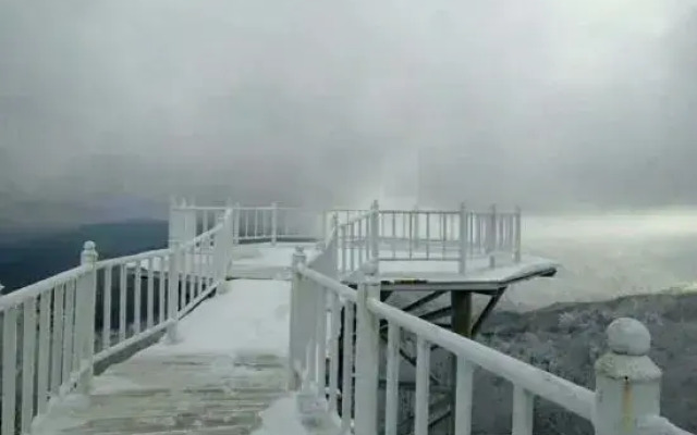 Yuexiang Erlanghe Quhongxiang Family Hotel