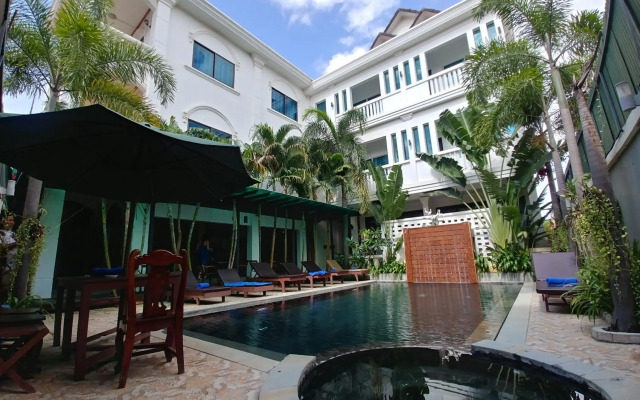 Central Night Hotel