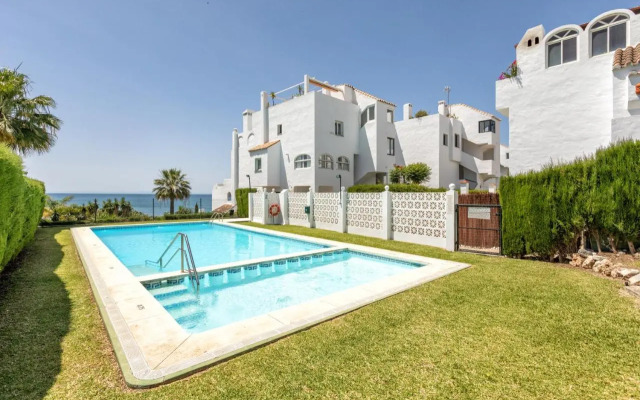 Front Sea View Penthouse