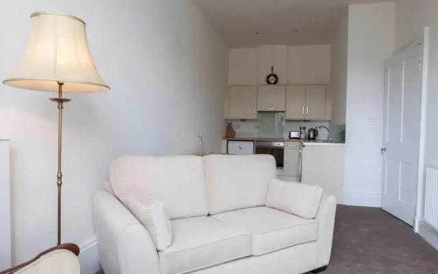 1 Bedroom Apartment In Edinburgh's New Town