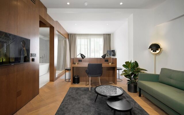 Dominic Smart & Luxury Suites - Edition