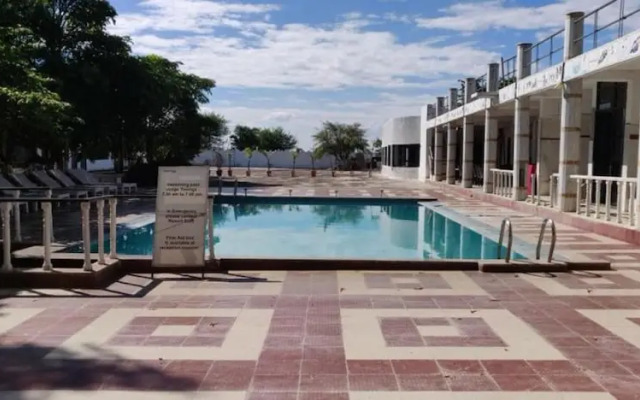 Etranger Resorts