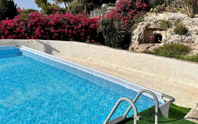 Rock Garden Villa in Isola