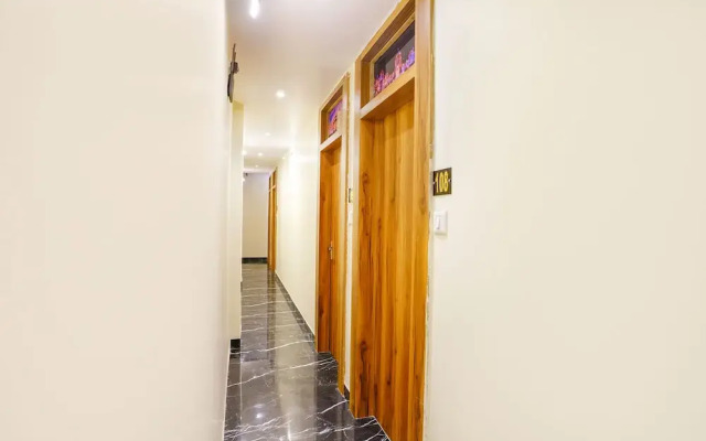 FabExpress Emirates Suits