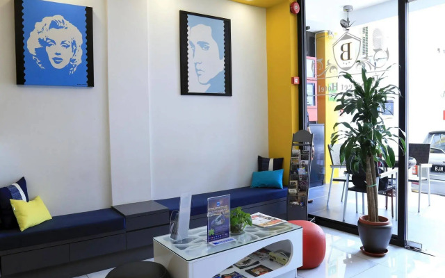 B Street Hotel