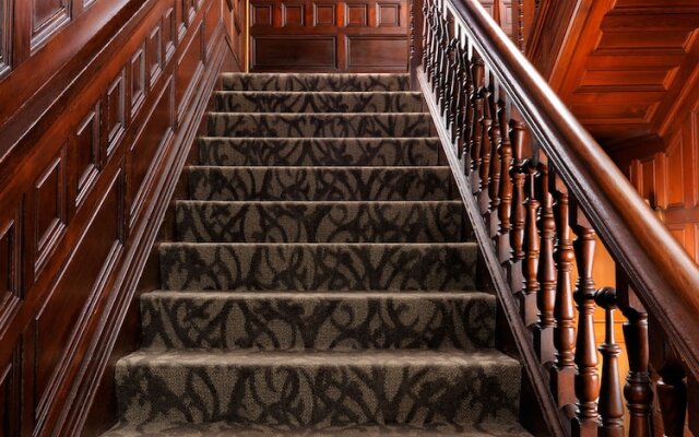 Pendray Inn & Tea House