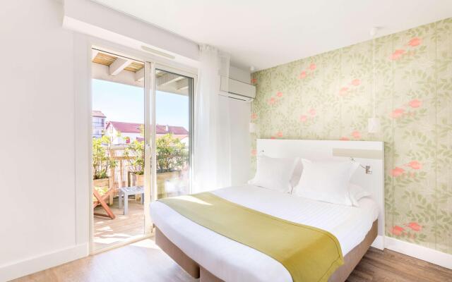 Kemaris Hotel