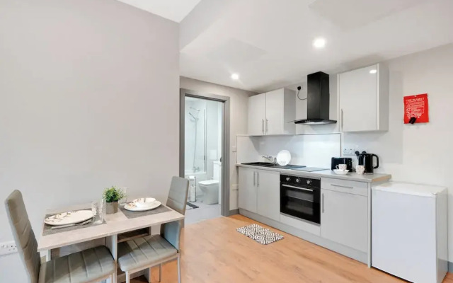 Studio Apartment in London - Ilford, East London