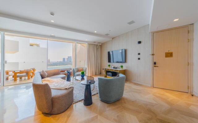 DXB - Five - 31302 - PJ