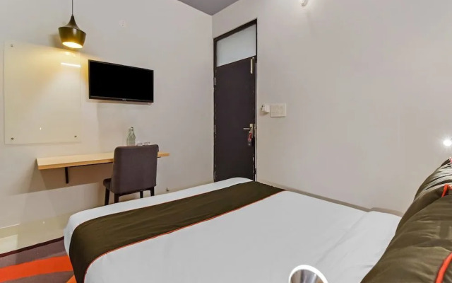 Collection O 40206 Govind Marg