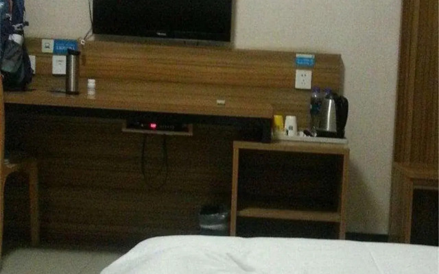 Yake E-Home Kuaijie Hotel Luquan Branch