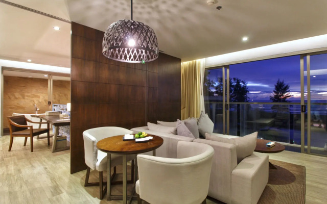 Le Coral Beach Resort and Cafe