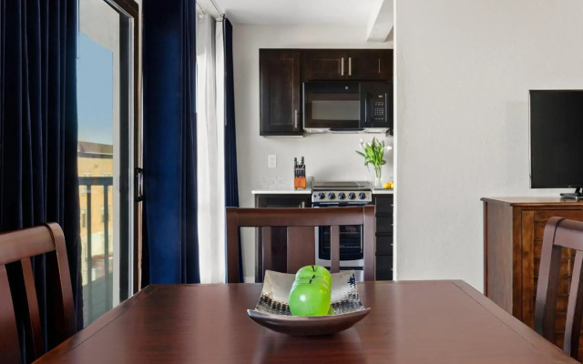 Suites At Fishermans Wharf