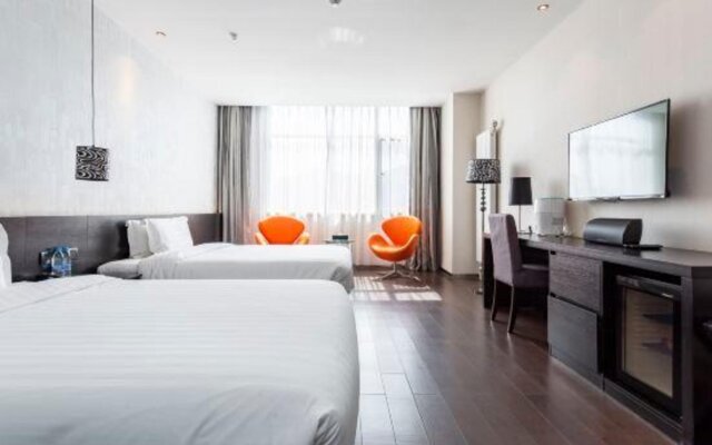 Orange Hotel (Xining Yanhu Lane)