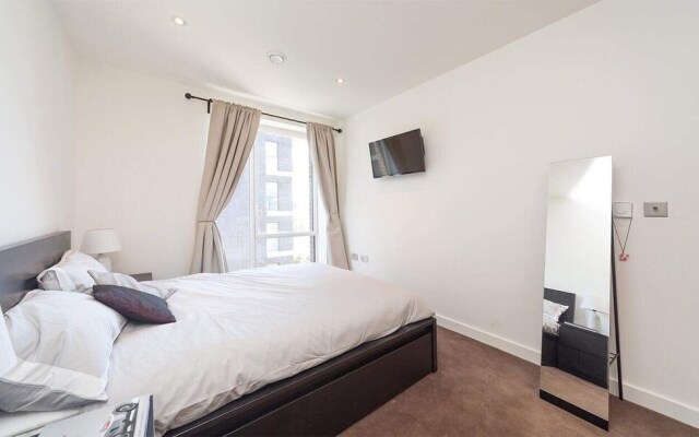 2 Bed Luxury Apartment in N. Greenwich