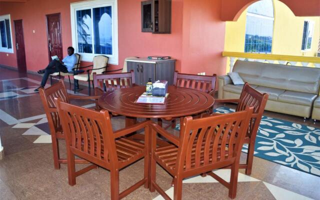 Coconut Pointe Villa & Beach Resort