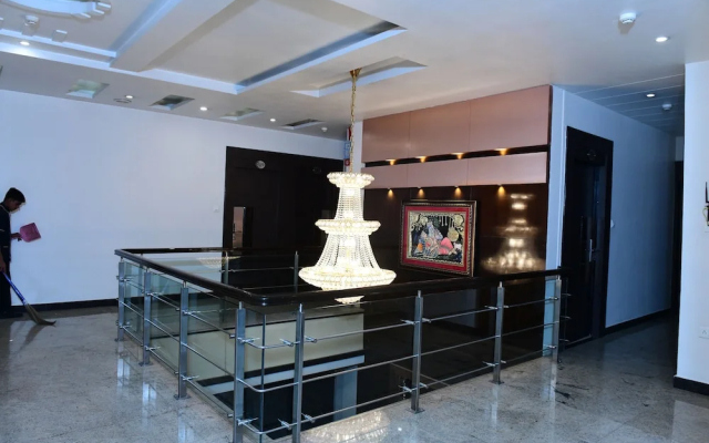 Hotel Ravisha Continental