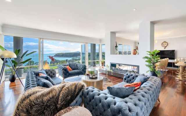 Magnificent Harbour View Villa in Orakei